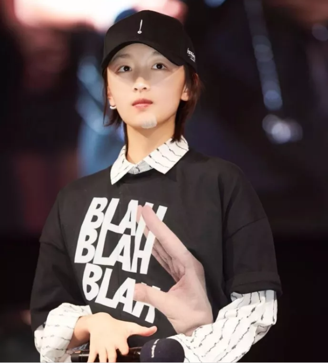 今年秋冬最chic！原來短發(fā)和帽子這么配??！